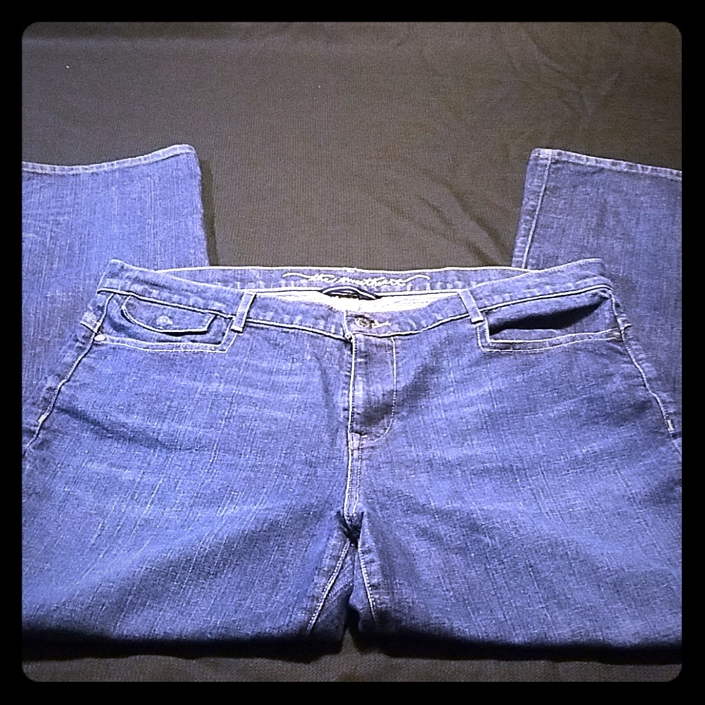 medium wash regular cut classic rise jeans